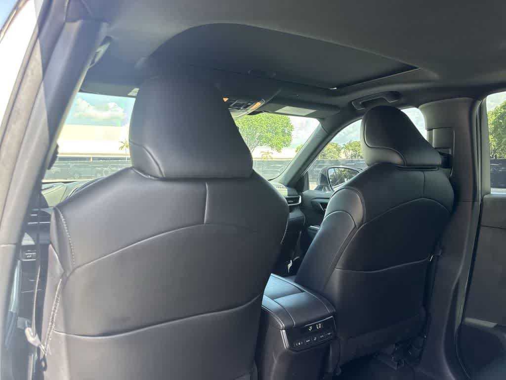 Used 2024 Toyota Highlander XSE FWD image 23