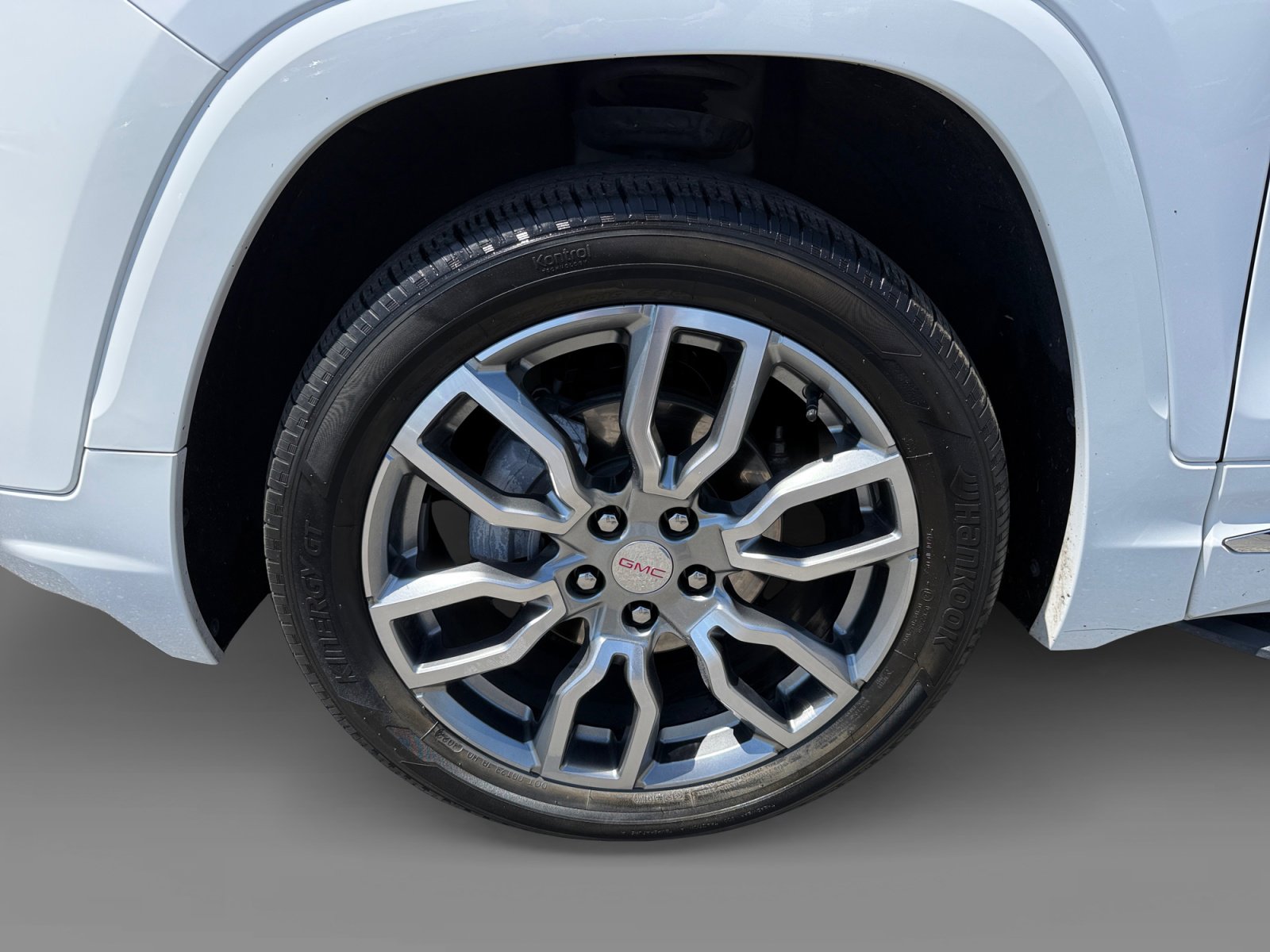 Used 2022 GMC Terrain Denali w/ LPO, 'HIT The Road' Package AWD/4WD image 9