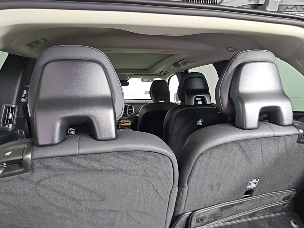 Certified 2024 Volvo XC90 T8 Plus w/ Protection Package Premier AWD/4WD image 15