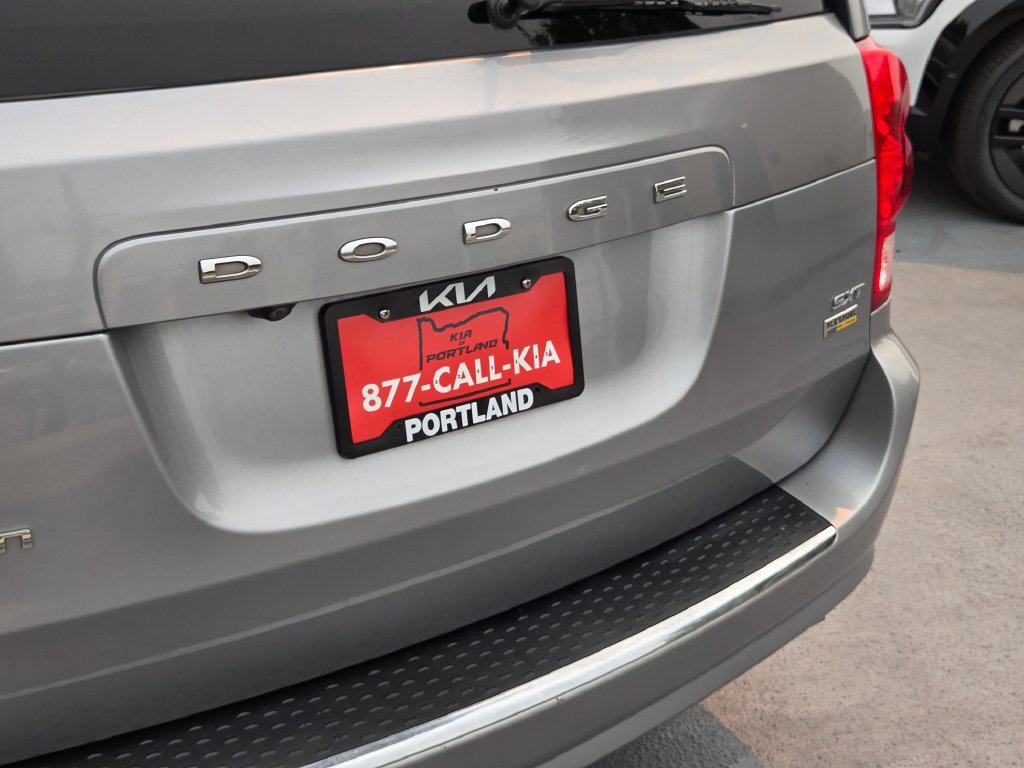 Used 2019 Dodge Grand Caravan SXT FWD image 14