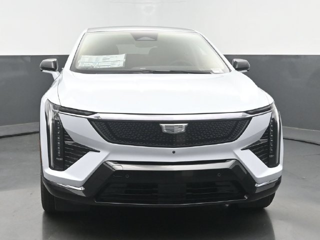 New 2026 Cadillac Optiq Sport 1 w/ LPO, Floor Liner Package AWD/4WD image 8