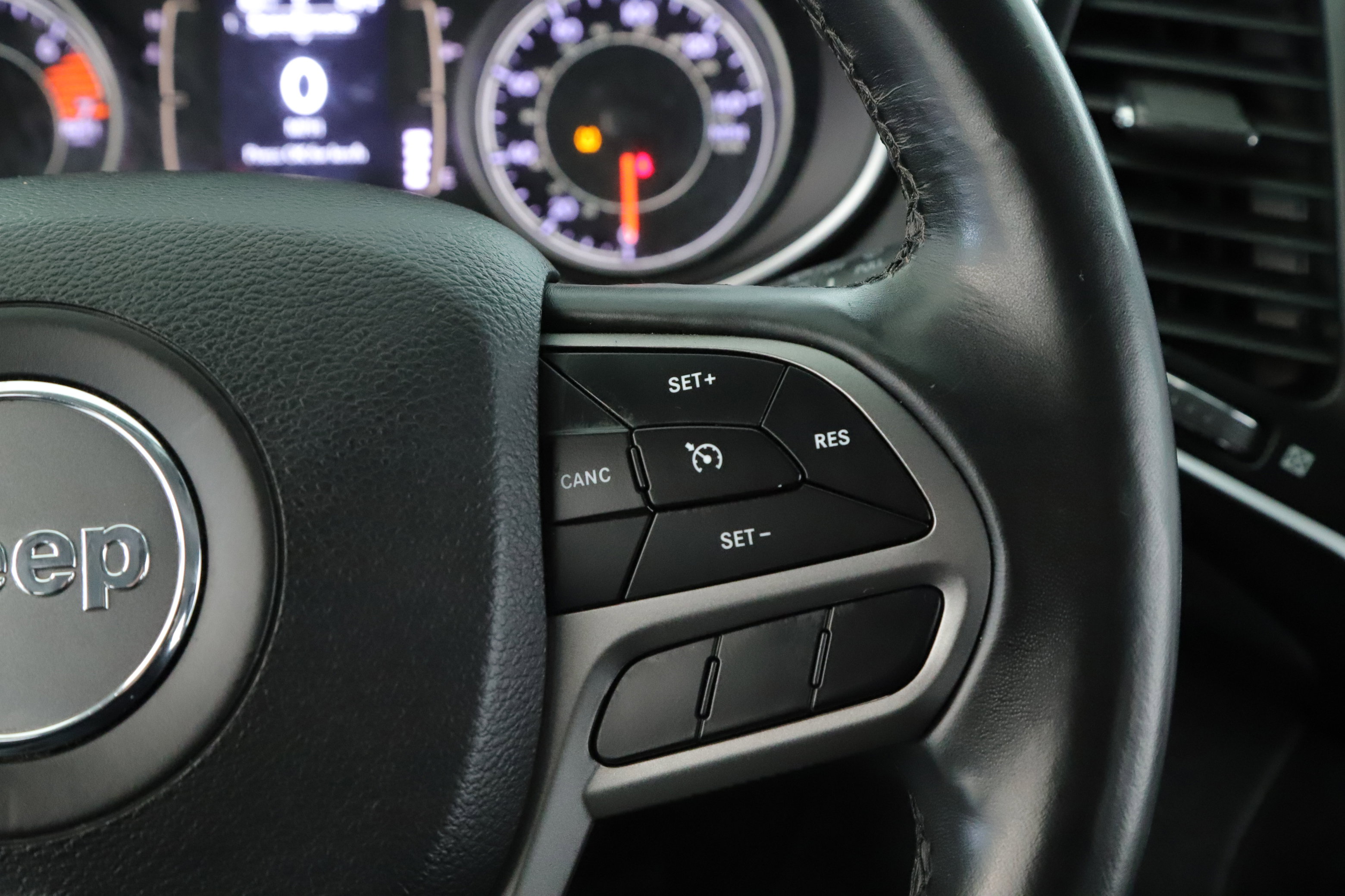 Used 2019 Jeep Cherokee Latitude Plus image 8