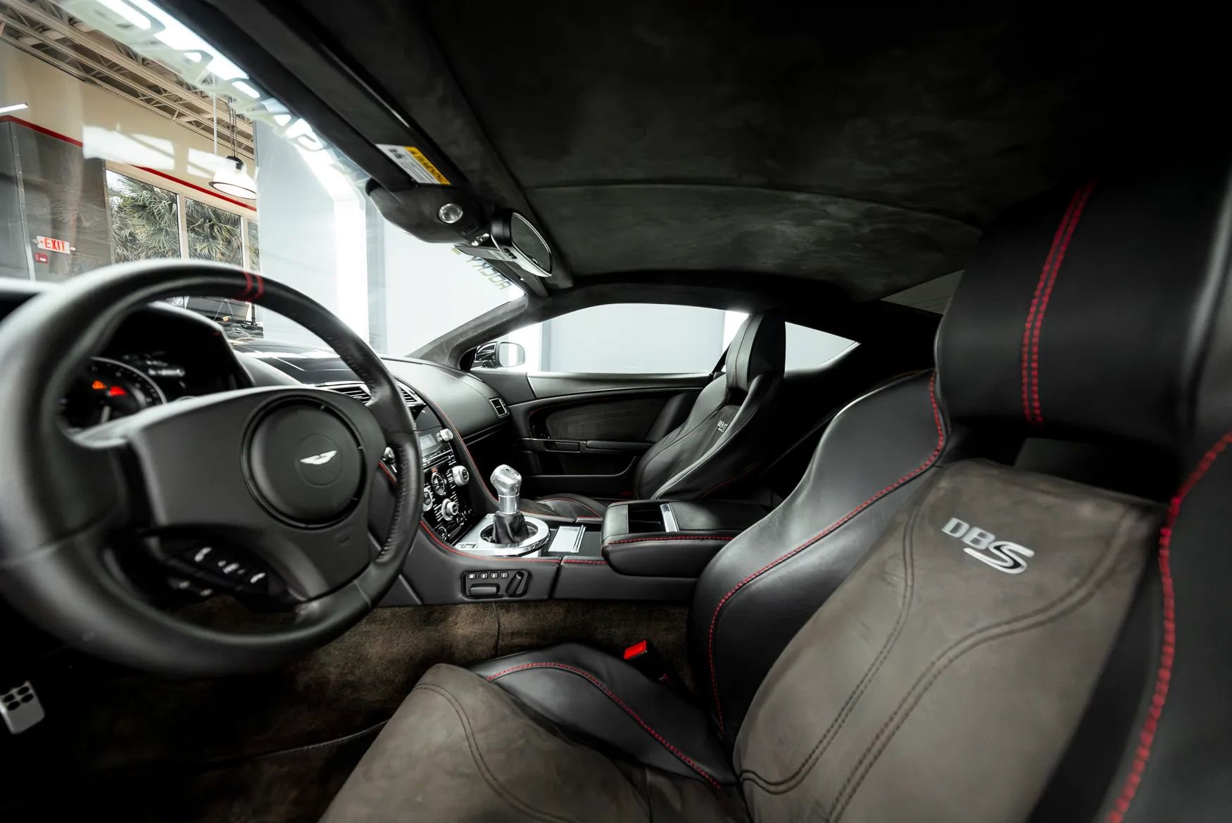 Used 2009 Aston Martin DBS Coupe RWD image 2