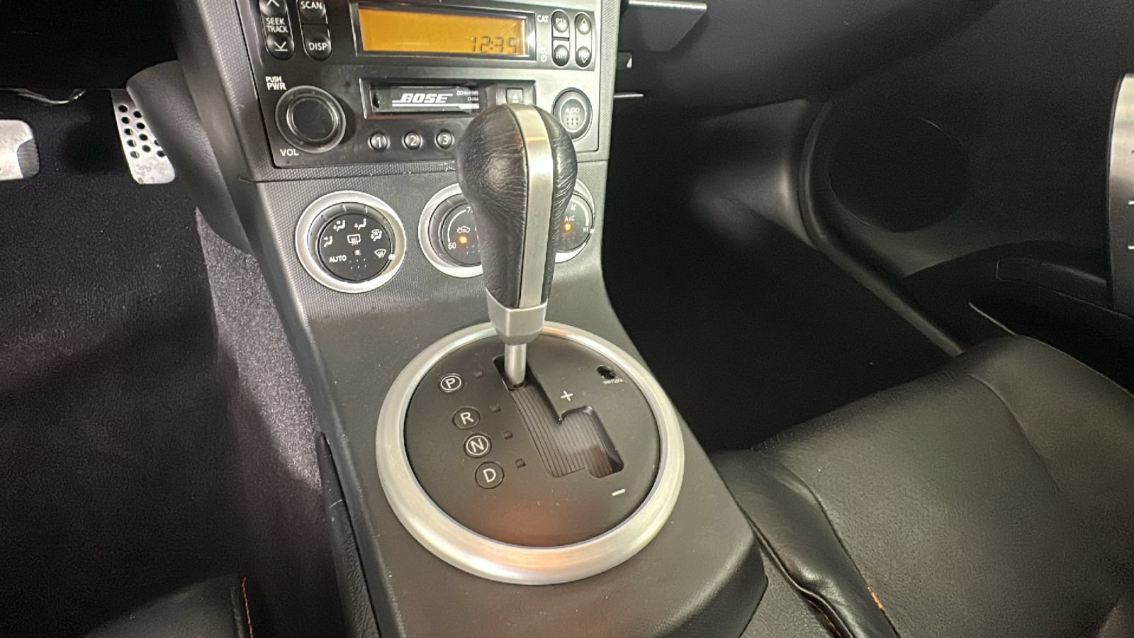 Used 2004 Nissan 350Z Touring RWD image 24