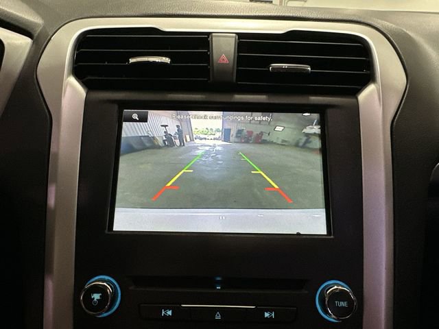 Used 2016 Ford Fusion SE FWD image 26