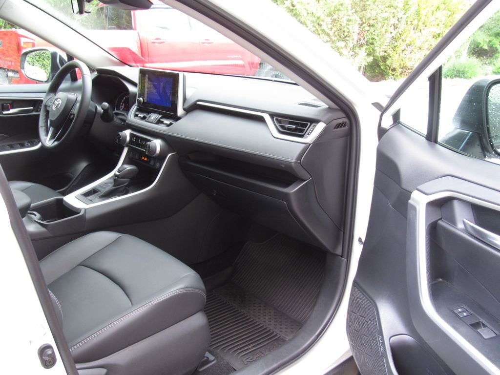 Used 2025 Toyota RAV4 XLE Premium w/ Weather Package AWD/4WD image 17