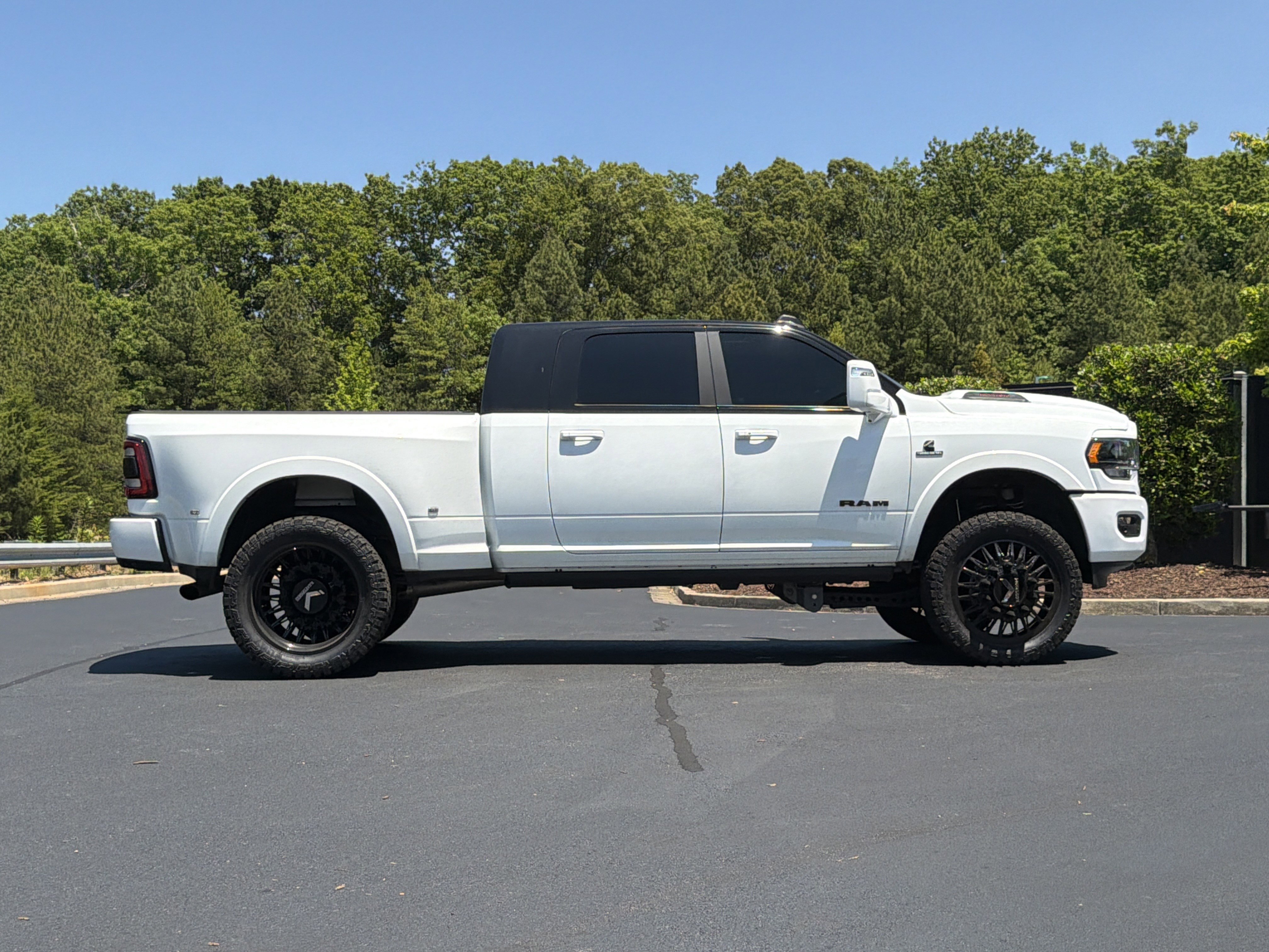 Used 2024 RAM 3500 Limited AWD/4WD image 5