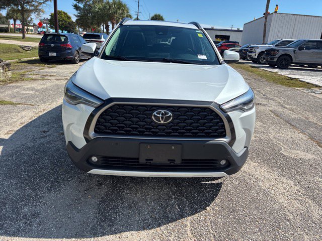 Used 2022 Toyota Corolla Cross XLE w/ Convenience Package AWD/4WD image 7