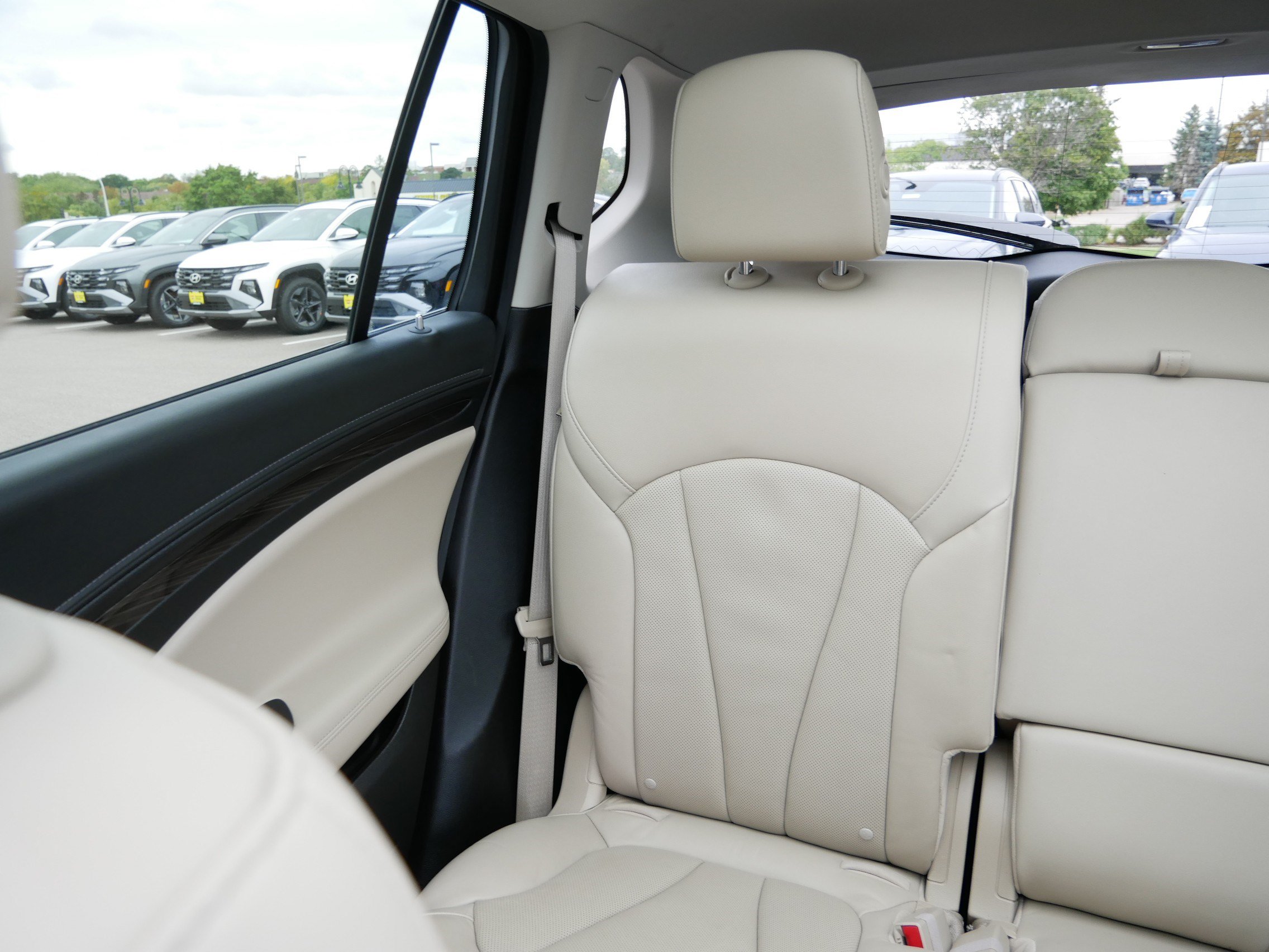 Used 2020 Buick Envision Premium w/ LPO, Cargo Package AWD/4WD image 12