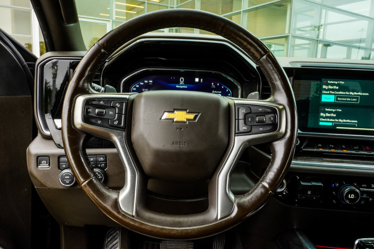 Used 2023 Chevrolet Silverado 1500 LTZ AWD/4WD image 16