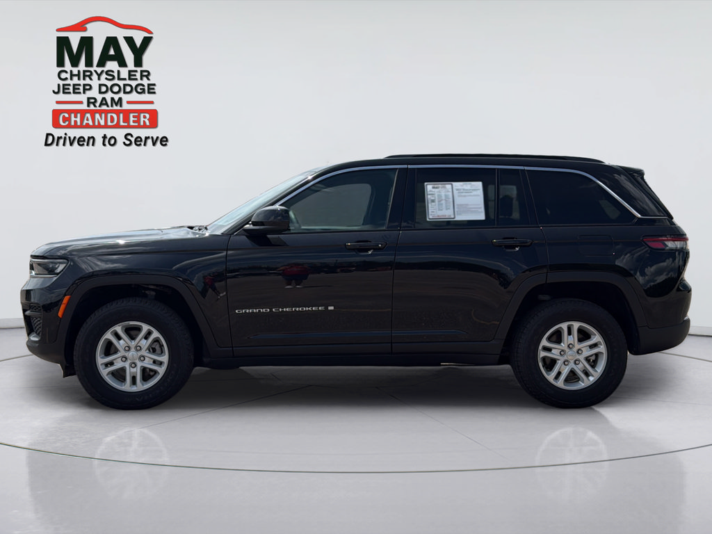 Certified 2024 Jeep Grand Cherokee Laredo w/ Trailer Tow Package AWD/4WD image 4