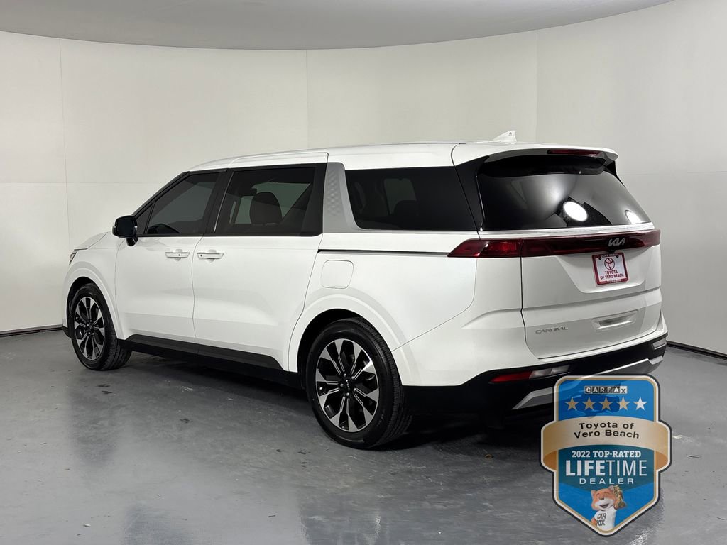Certified 2024 Kia Carnival EX image 4