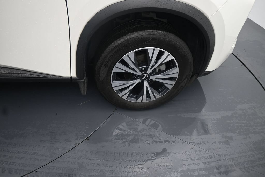 Used 2023 Nissan Rogue SV AWD/4WD image 11