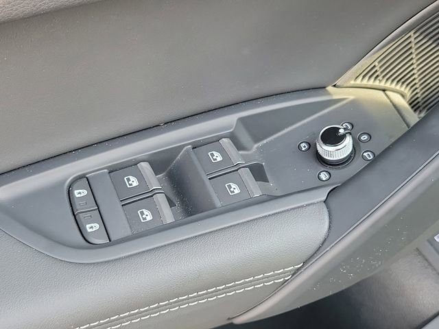 Used 2024 Audi Q5 e Premium Plus w/ Premium Plus Package image 22