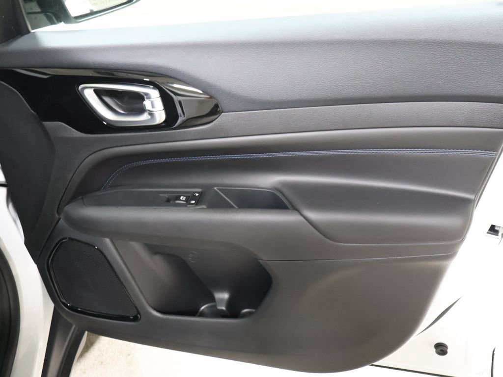 New 2026 Jeep Compass Latitude AWD/4WD image 19