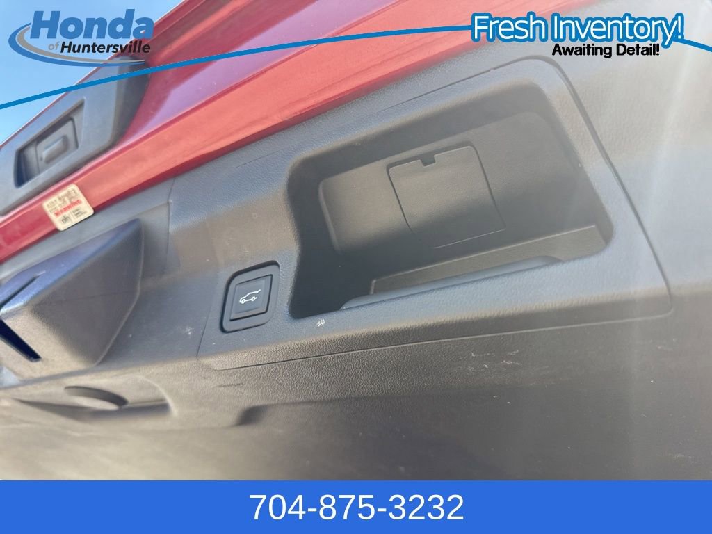 Used 2023 GMC Acadia SLT w/ Trailering Package image 8