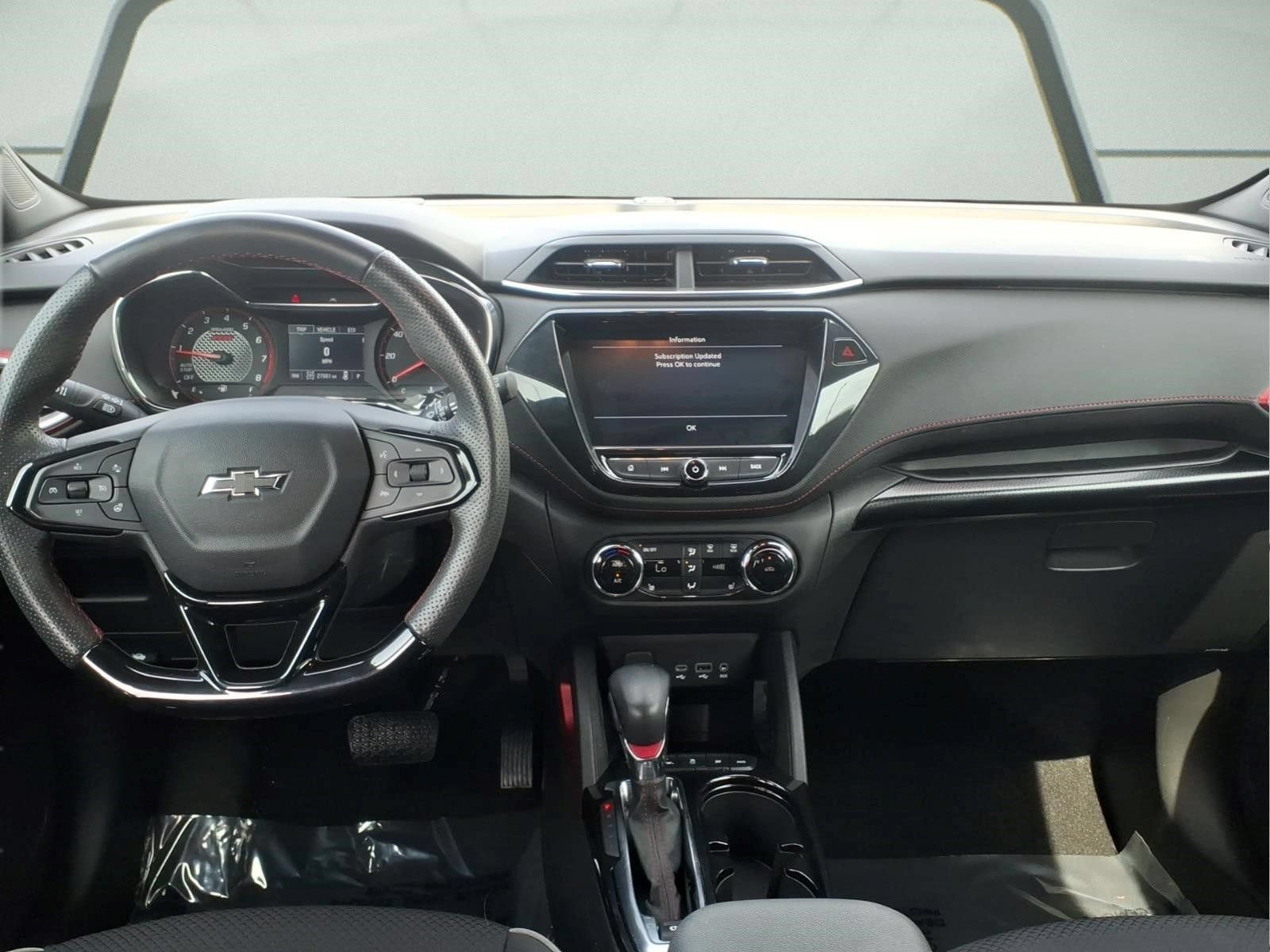 Used 2023 Chevrolet TrailBlazer RS w/ Convenience Package AWD/4WD image 11