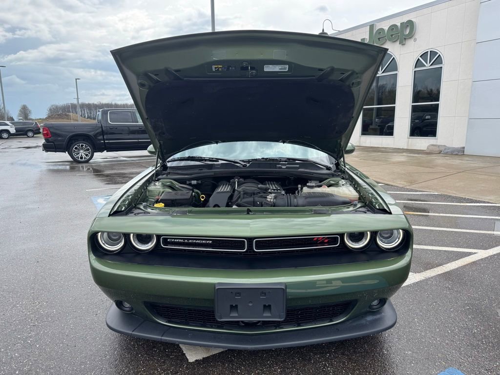 Used 2018 Dodge Challenger R/T Scat Pack w/ Leather Interior Group RWD image 5