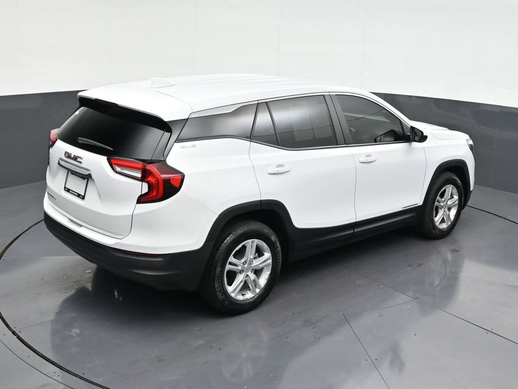 Used 2024 GMC Terrain SLE image 18