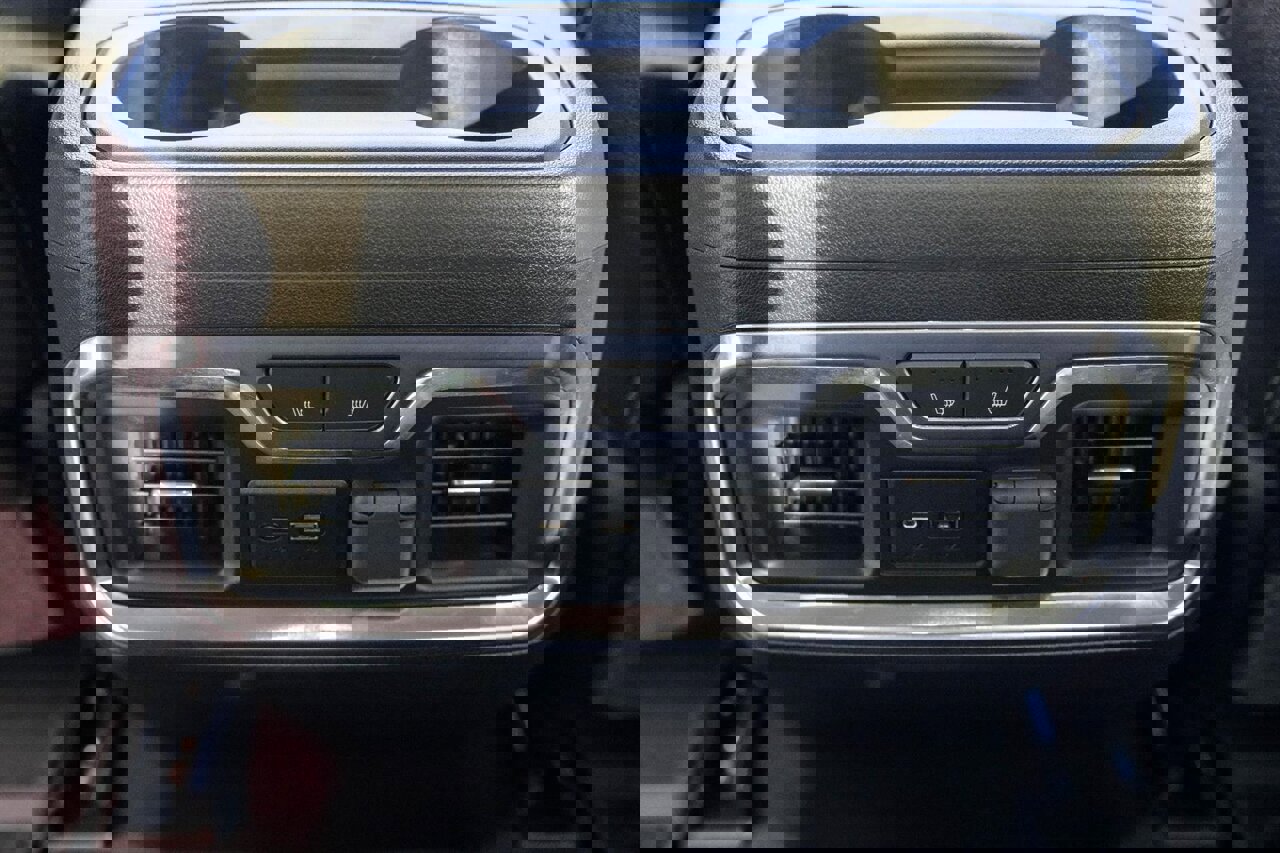 Used 2023 GMC Sierra 2500 SLT w/ SLT Premium Package image 32