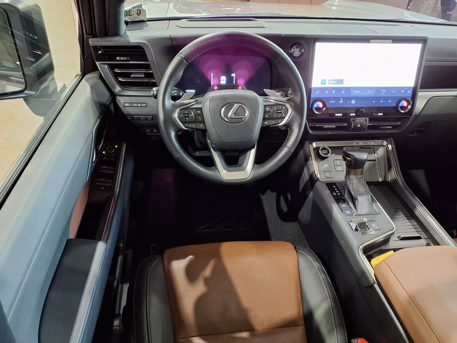 Used 2024 Lexus GX 550 w/ Cold Area Package image 10