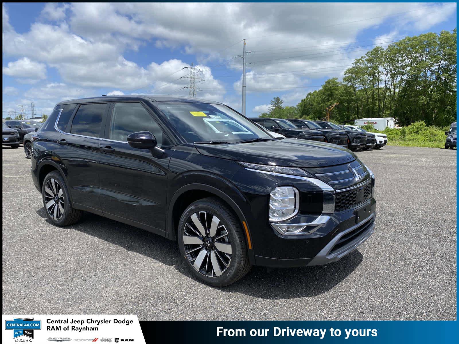 New 2026 Mitsubishi Outlander SE