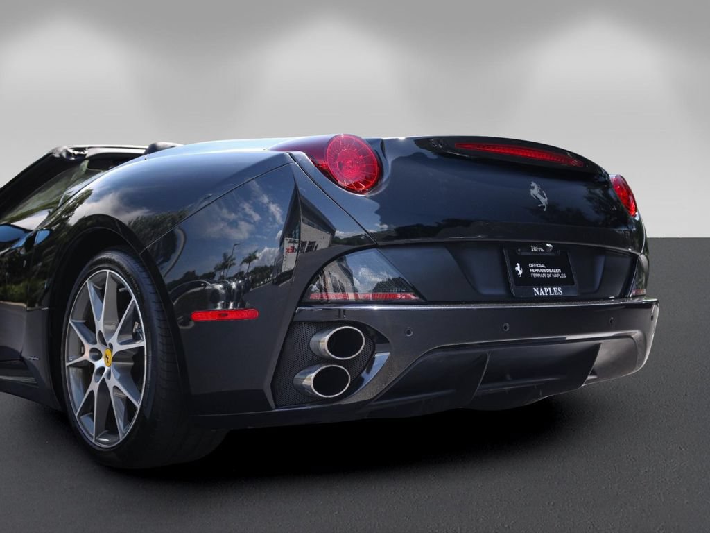 Used 2011 Ferrari California RWD image 19