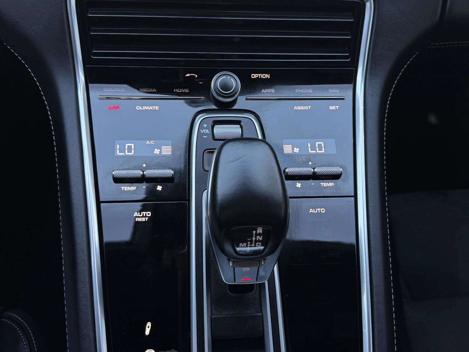 Used 2020 Porsche Panamera GTS AWD/4WD image 32