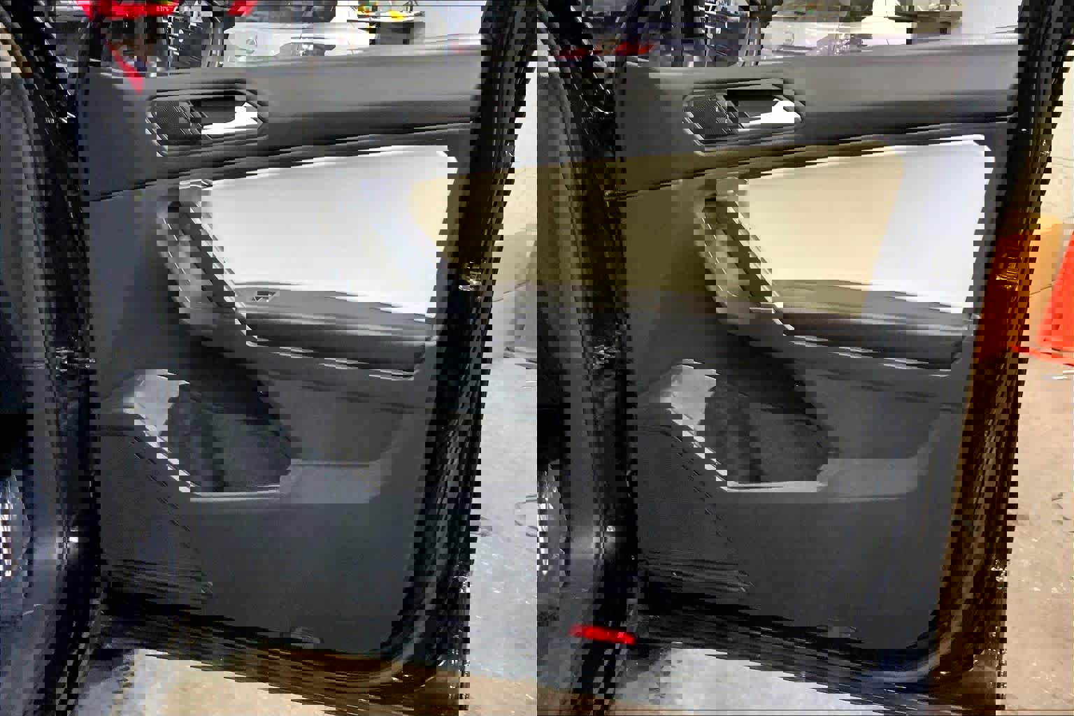 Used 2020 Volkswagen Tiguan SEL image 23