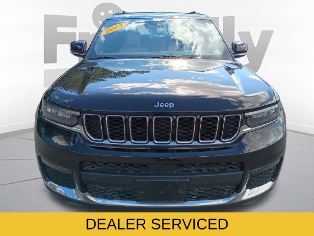 Used 2023 Jeep Grand Cherokee L Limited AWD/4WD image 2