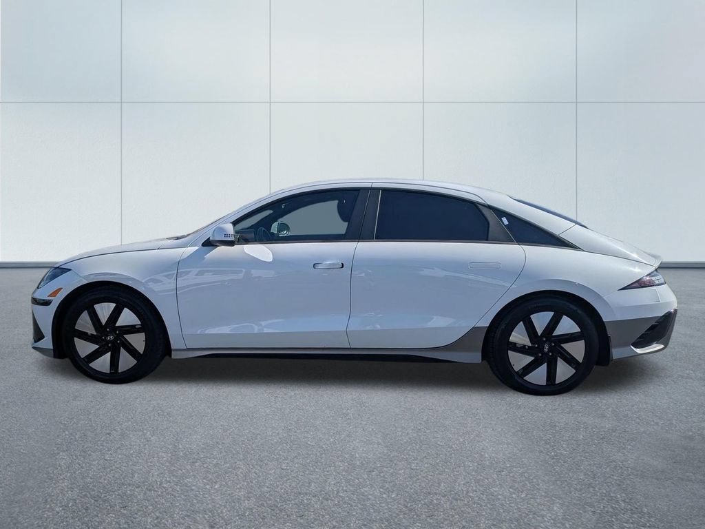 Used 2024 Hyundai Ioniq 6 SE RWD image 3