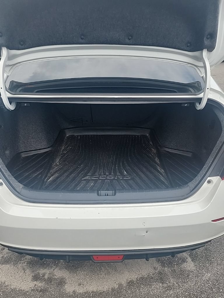 Used 2018 Honda Accord Sport image 13