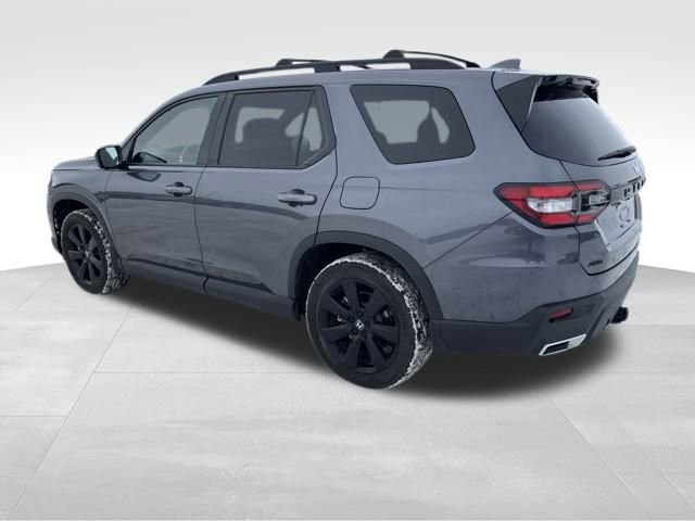 Used 2025 Honda Pilot Black Edition image 3