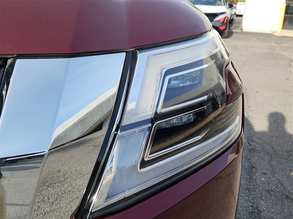 Used 2022 Nissan Armada Platinum image 9