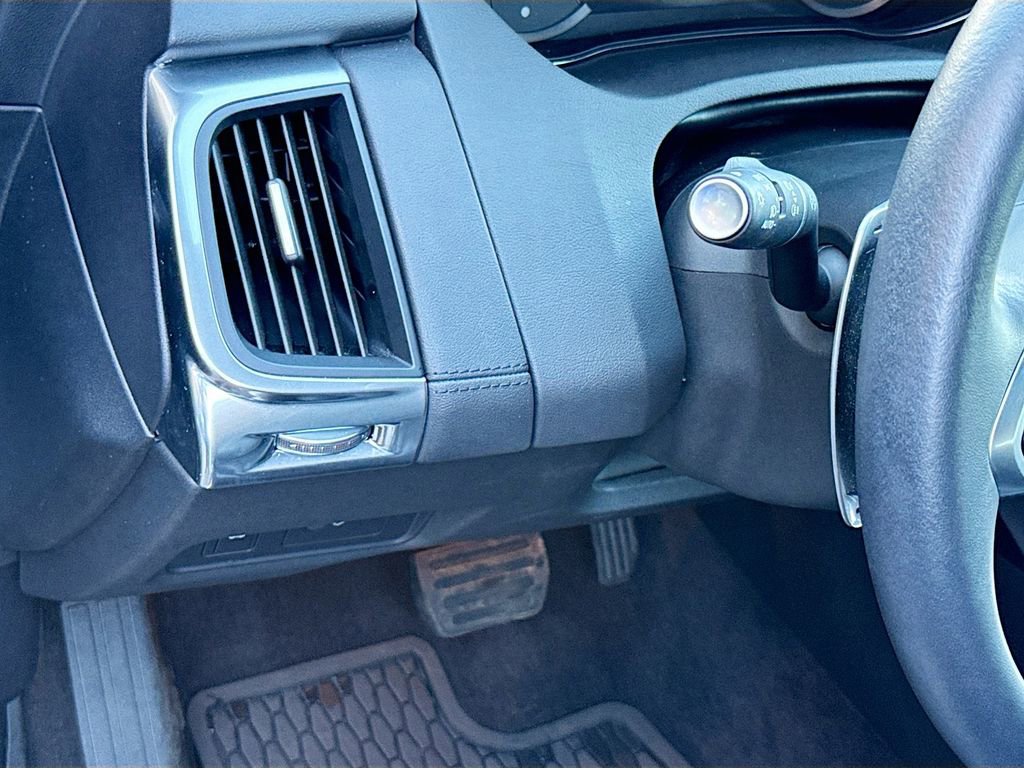 Used 2023 Jaguar E-PACE SE image 11