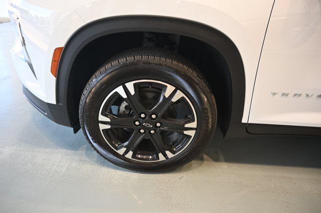 New 2027 Chevrolet Traverse LT w/ Sun and Wheel Package FWD image 30
