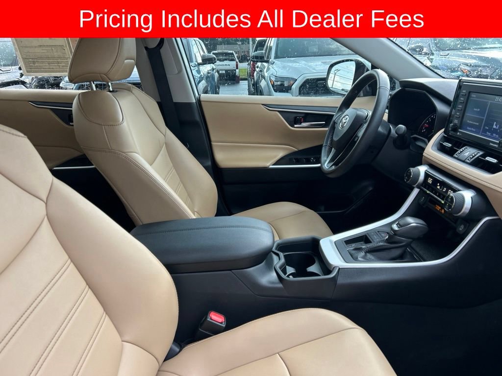 Used 2020 Toyota RAV4 XLE Premium FWD image 21