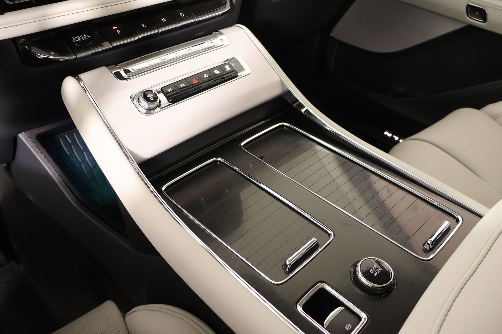 New 2026 Lincoln Aviator Reserve AWD/4WD image 8