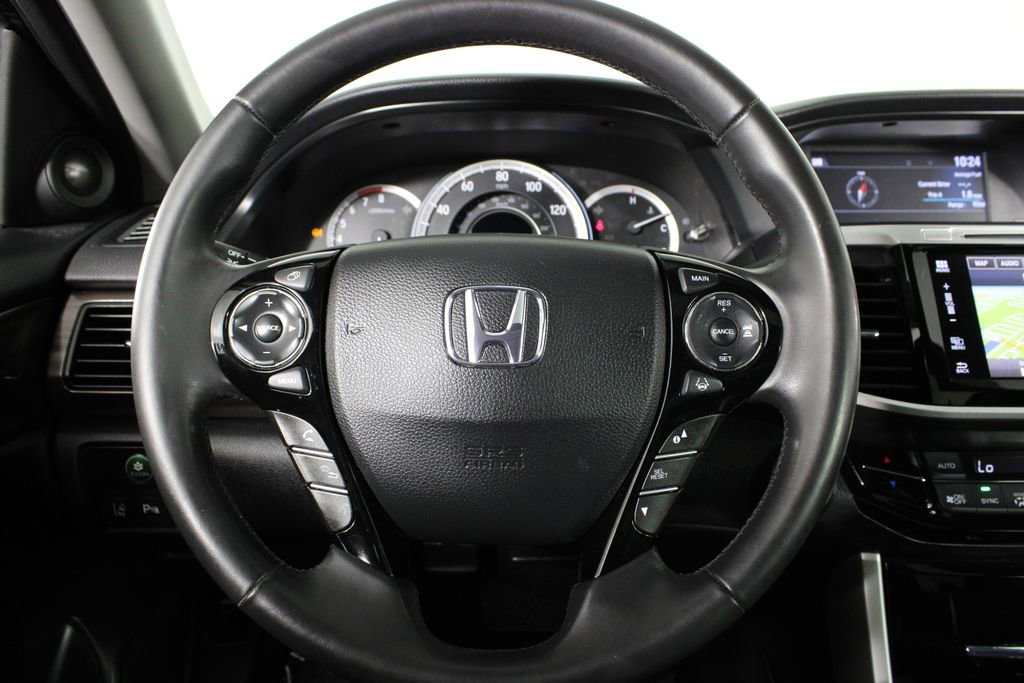 Used 2016 Honda Accord Touring image 25