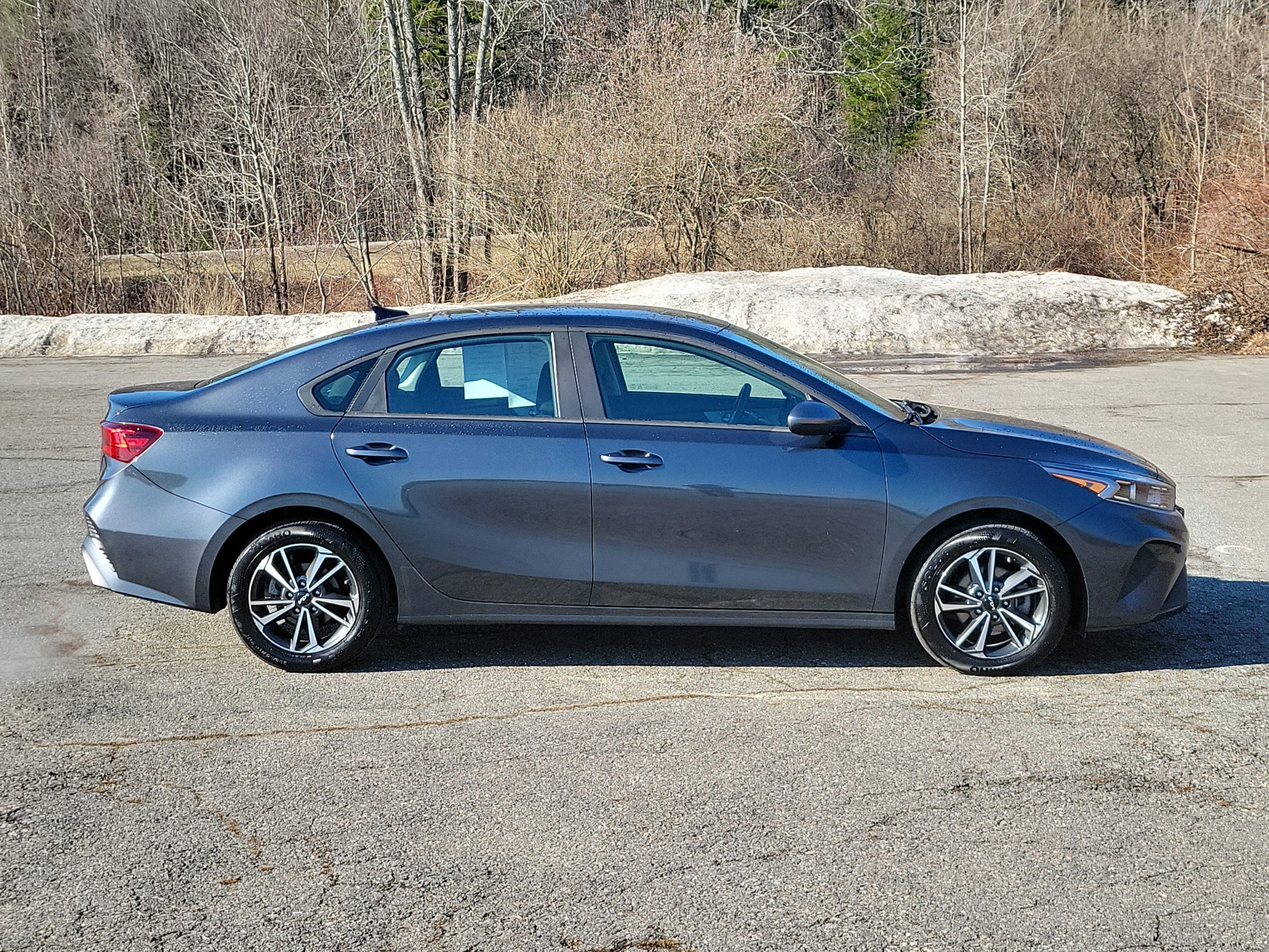 Used 2024 Kia Forte LXS FWD image 4