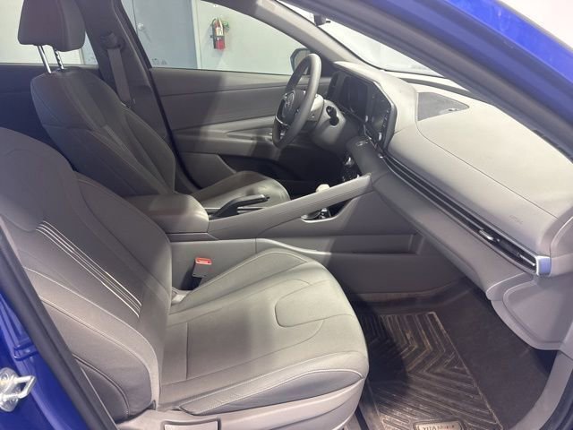 Used 2023 Hyundai Elantra SEL w/ Preferred Accessory Package image 20