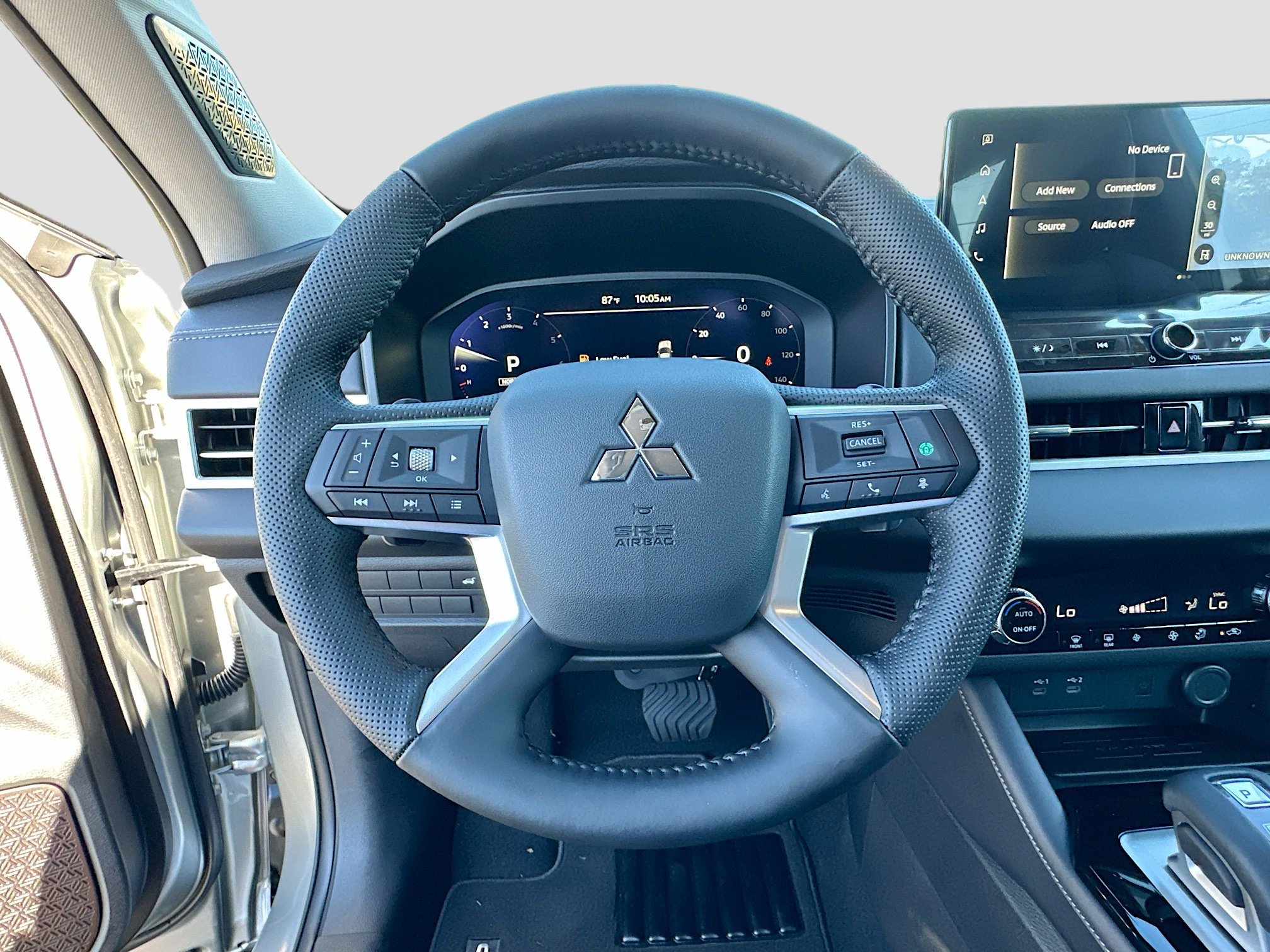 New 2025 Mitsubishi Outlander SE image 7