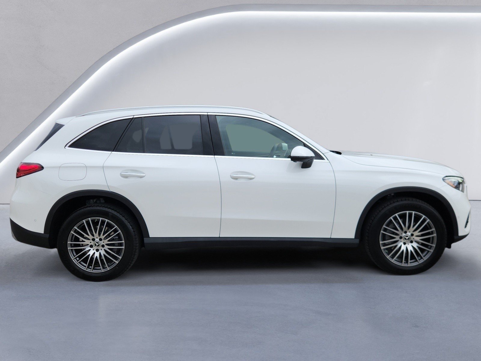 New 2027 Mercedes-Benz GLC 300 4MATIC image 3