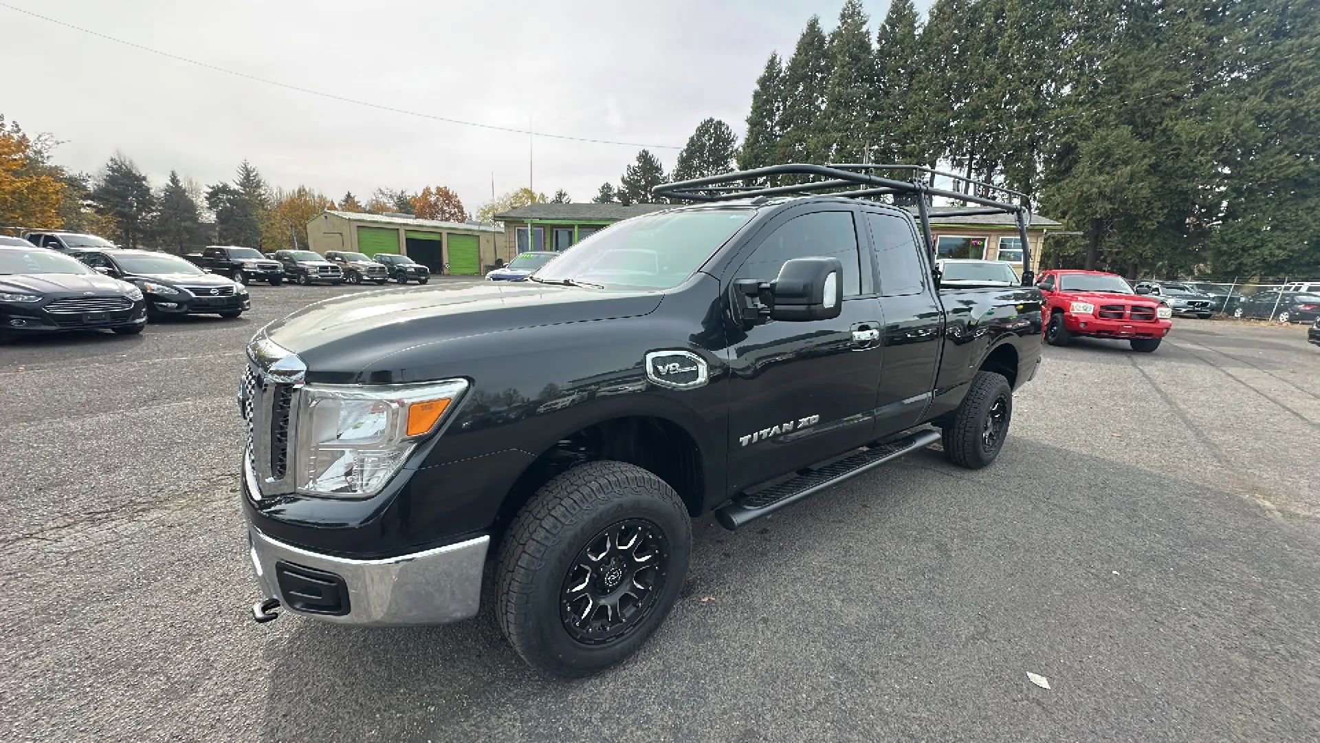 Used 2017 Nissan Titan SV image 7