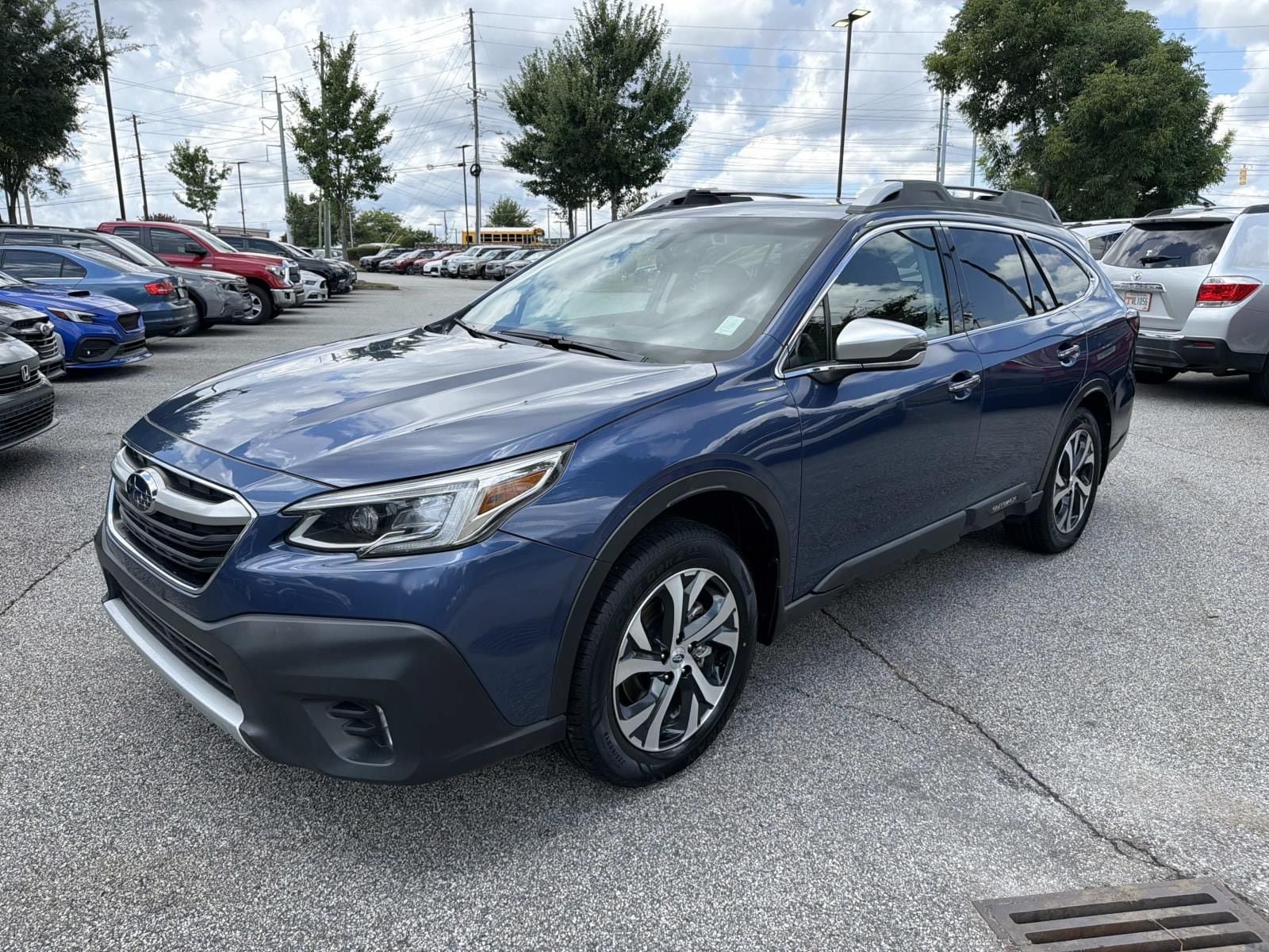 Used 2021 Subaru Outback Touring w/ Popular Package #2 AWD/4WD image 3