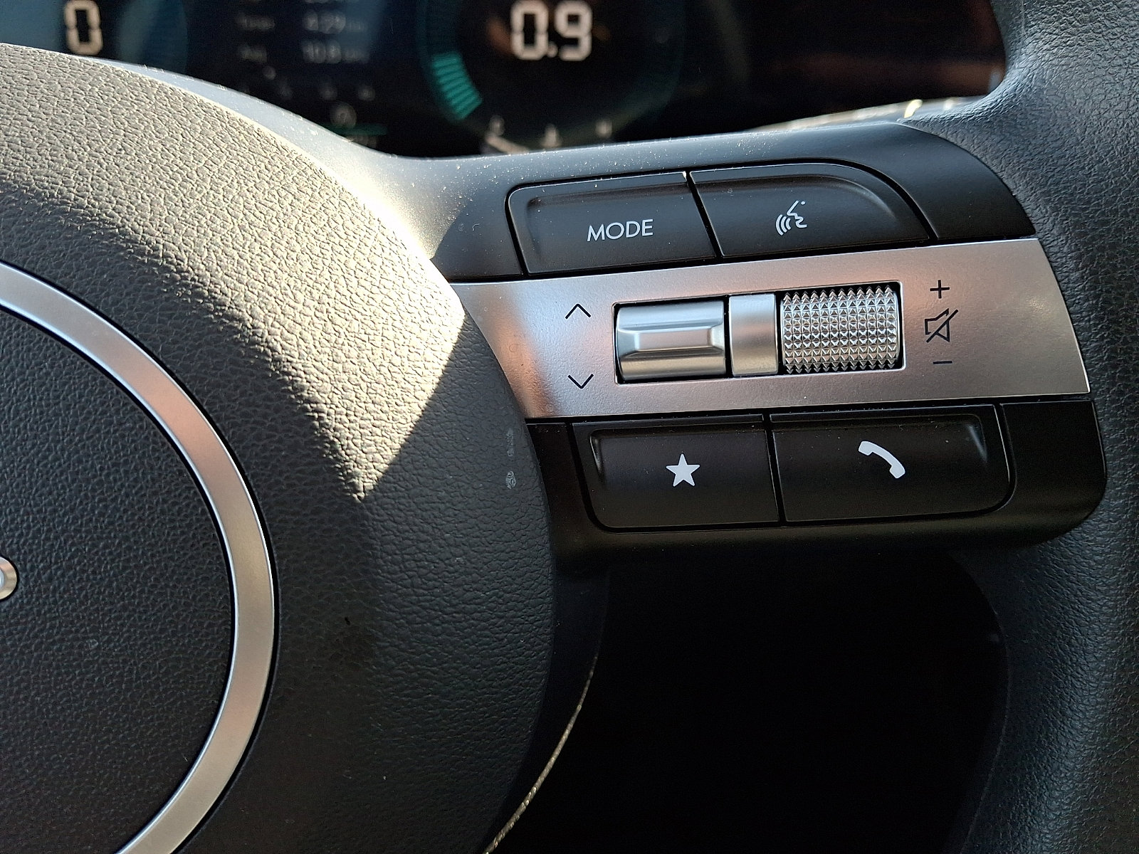 Certified 2025 Hyundai Tucson SE image 21