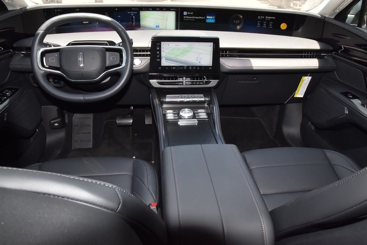 New 2026 Lincoln Nautilus Premier w/ Jet Appearance Package AWD/4WD image 16