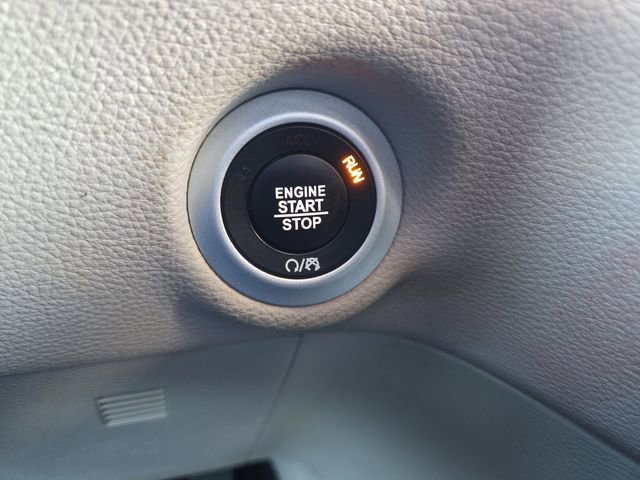 Used 2018 Chrysler Pacifica Limited image 28