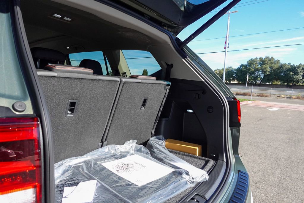 New 2026 Volkswagen Atlas Peak Edition image 32