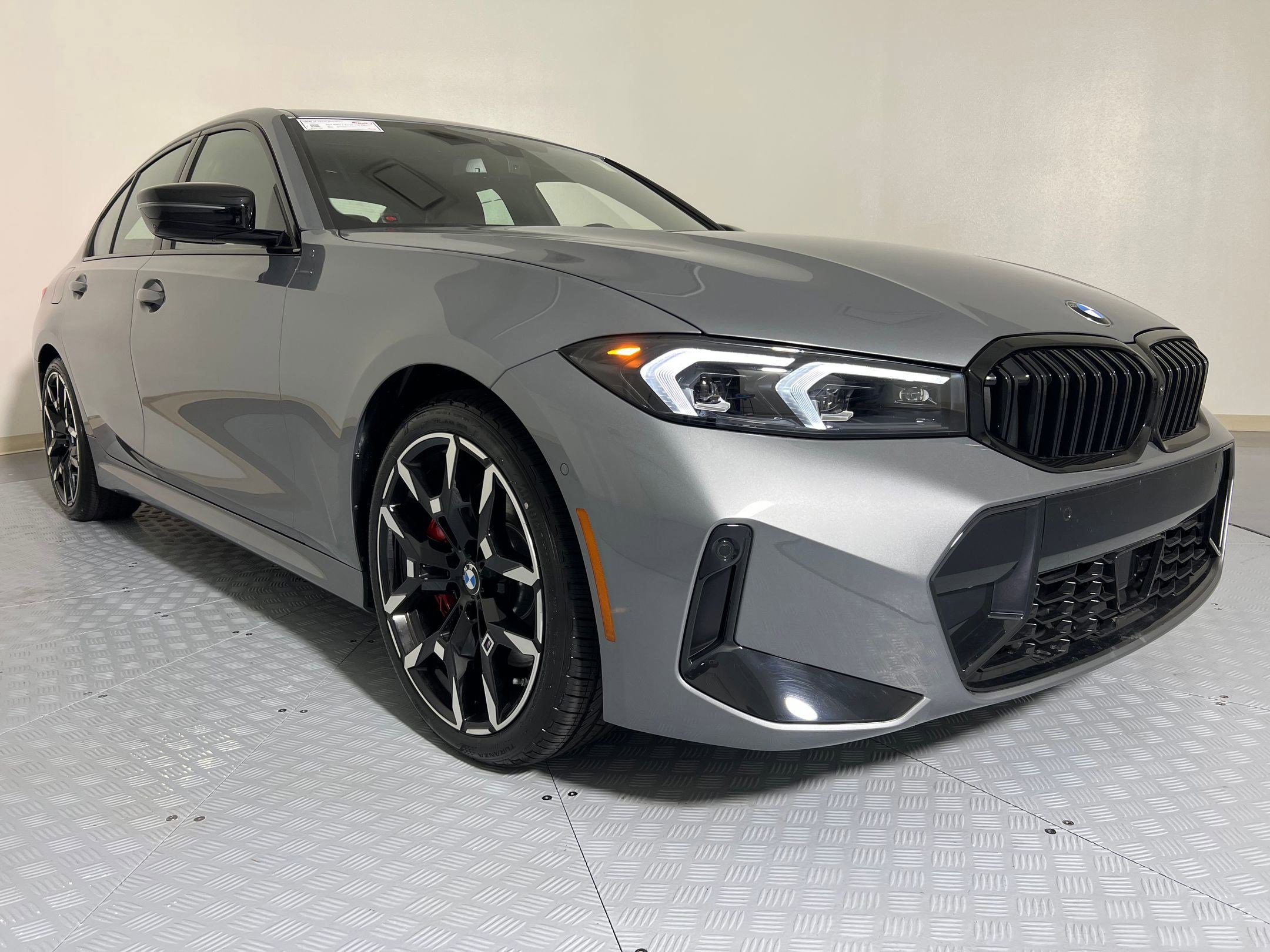 Used 2025 BMW 330i xDrive Sedan w/ M Sport Package AWD/4WD image 6